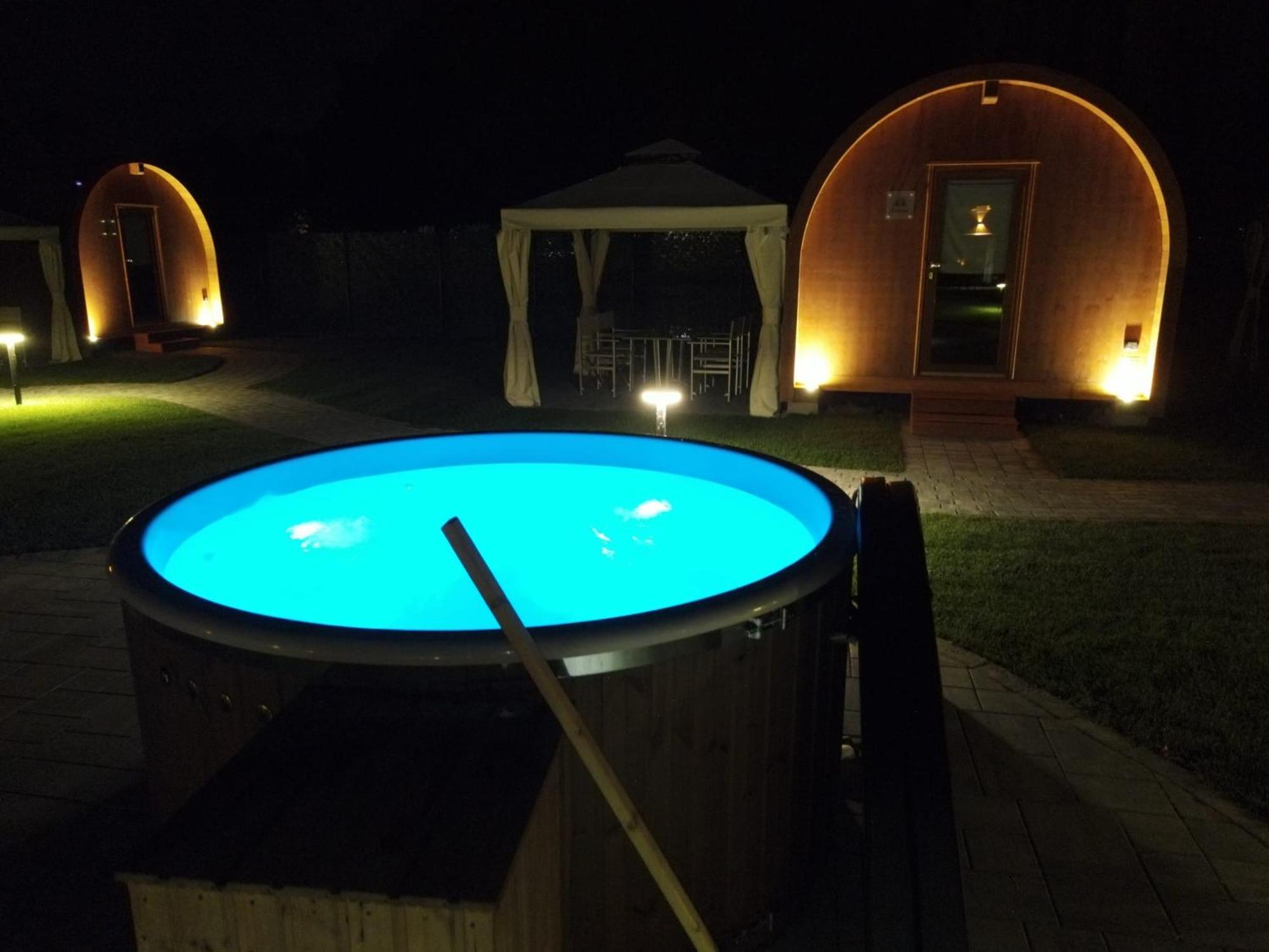 Vicolungo Glamour Lodge & Spa - Free Spa Hot Tub E Sauna ภายนอก รูปภาพ