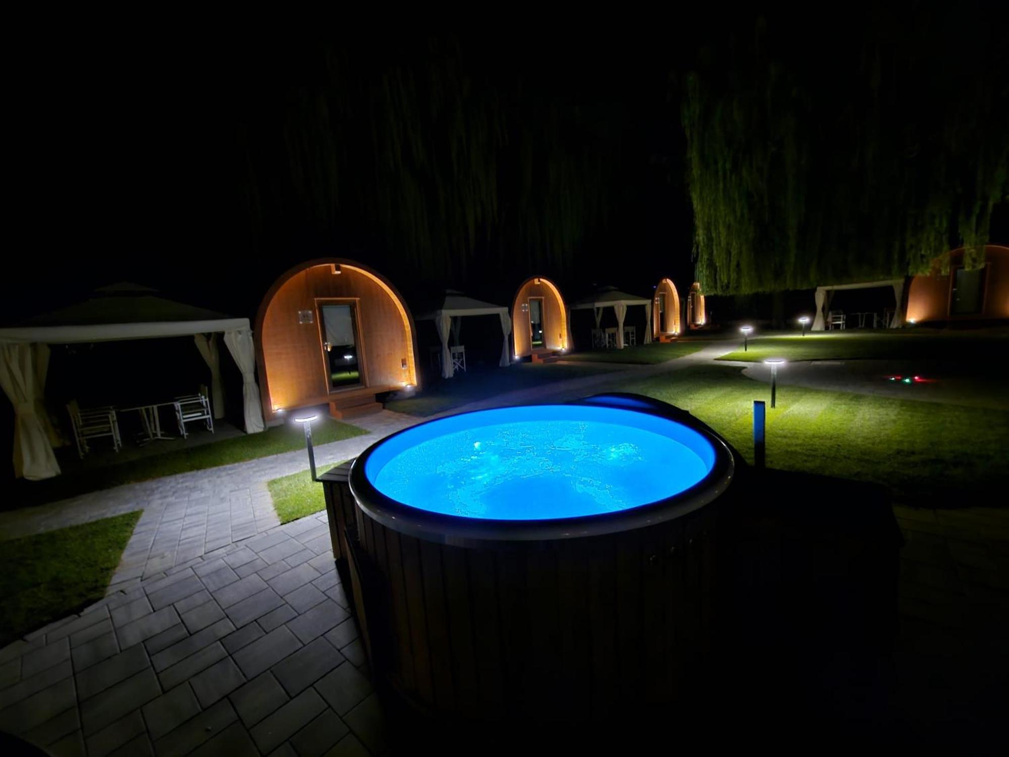 Vicolungo Glamour Lodge & Spa - Free Spa Hot Tub E Sauna ภายนอก รูปภาพ