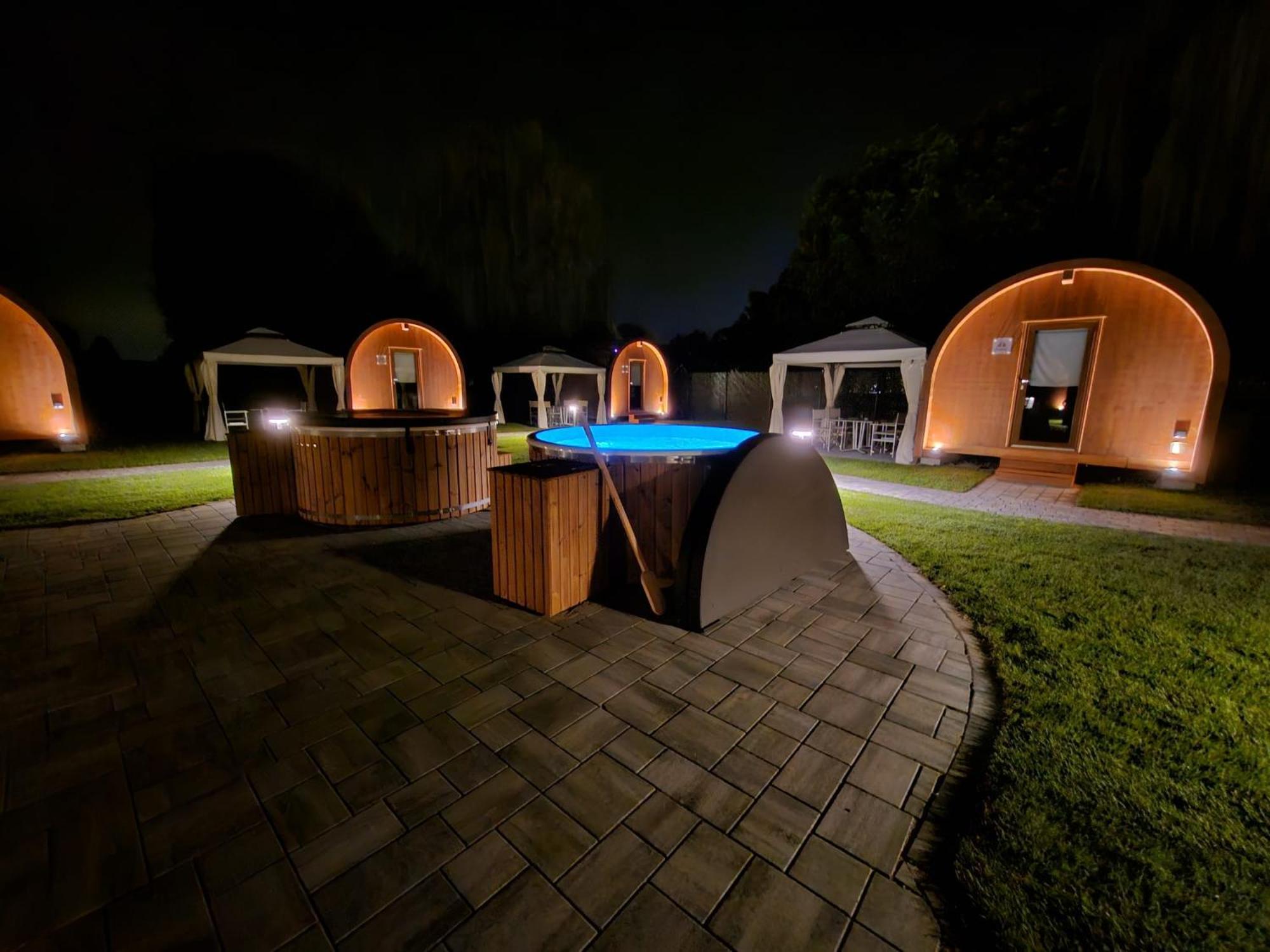 Vicolungo Glamour Lodge & Spa - Free Spa Hot Tub E Sauna ภายนอก รูปภาพ