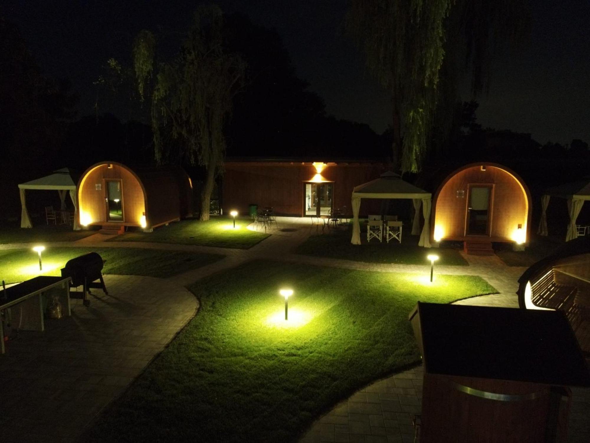 Vicolungo Glamour Lodge & Spa - Free Spa Hot Tub E Sauna ภายนอก รูปภาพ
