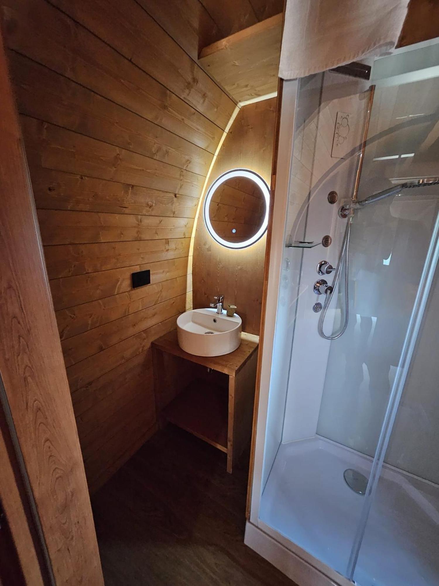 Vicolungo Glamour Lodge & Spa - Free Spa Hot Tub E Sauna ภายนอก รูปภาพ