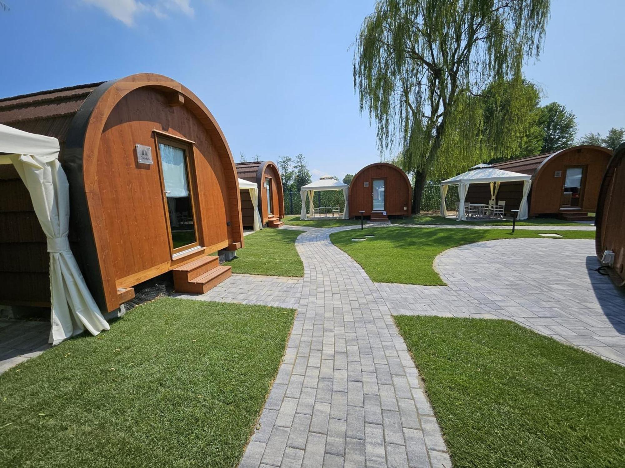 Vicolungo Glamour Lodge & Spa - Free Spa Hot Tub E Sauna ภายนอก รูปภาพ
