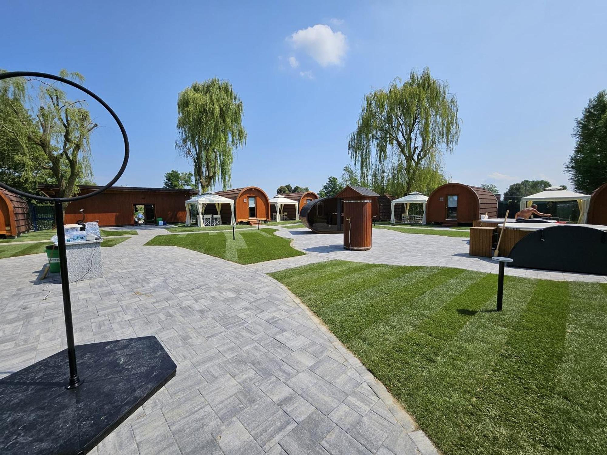 Vicolungo Glamour Lodge & Spa - Free Spa Hot Tub E Sauna ภายนอก รูปภาพ