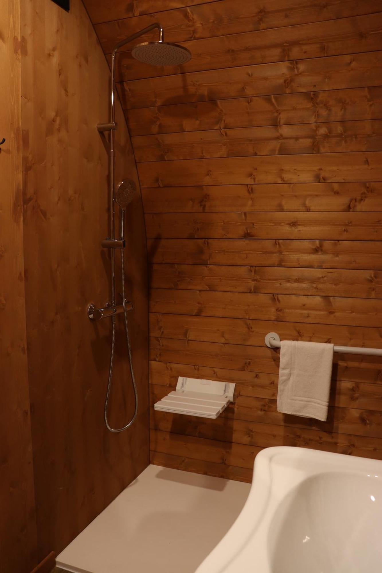 Vicolungo Glamour Lodge & Spa - Free Spa Hot Tub E Sauna ภายนอก รูปภาพ