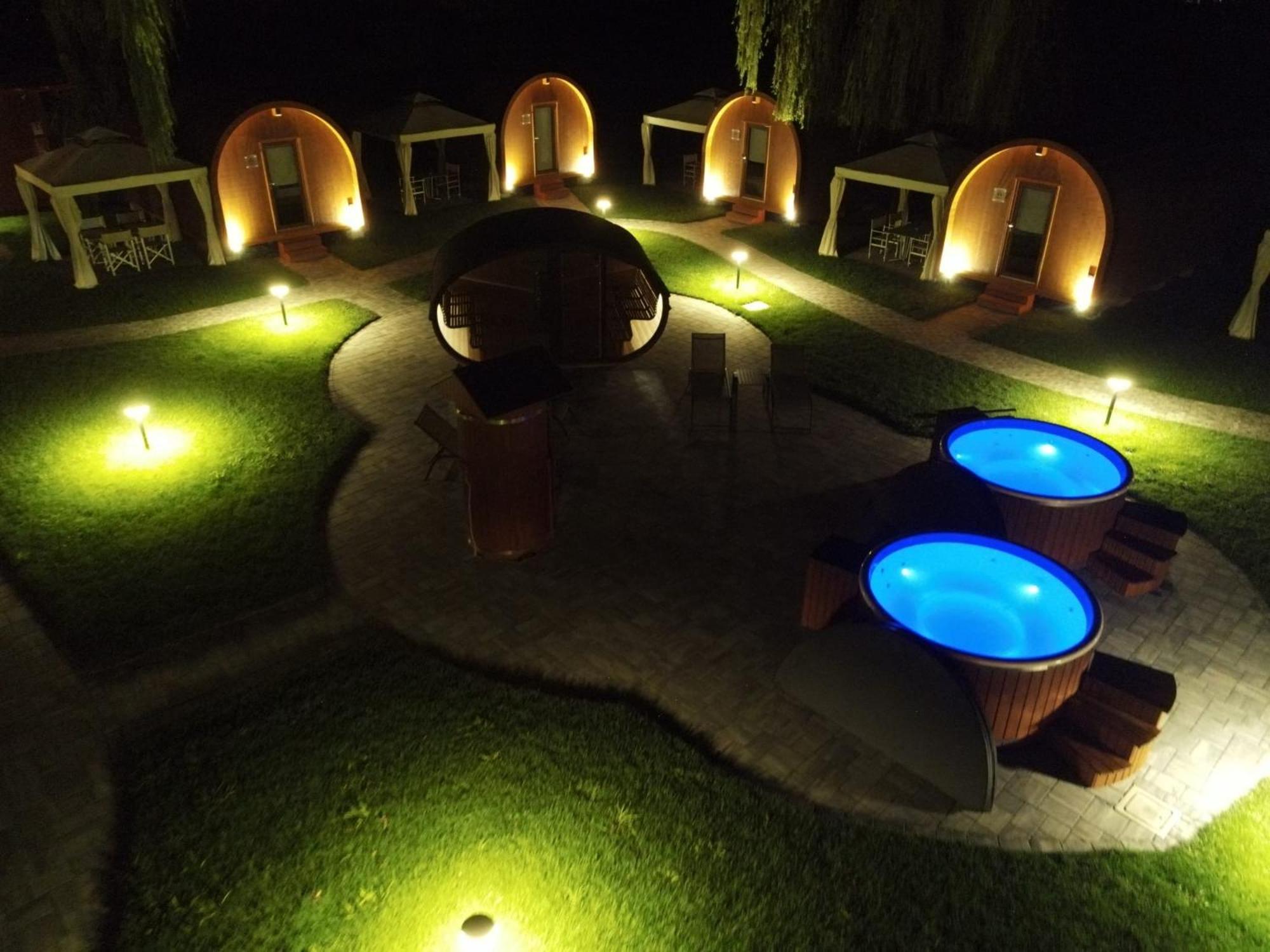 Vicolungo Glamour Lodge & Spa - Free Spa Hot Tub E Sauna ภายนอก รูปภาพ